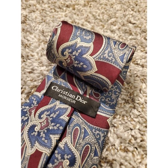 VINTAGE DESIGNER CHRISTIAN DIOR RED PAISLEY PRINT 100% SILK TIE - Picture 1 of 6